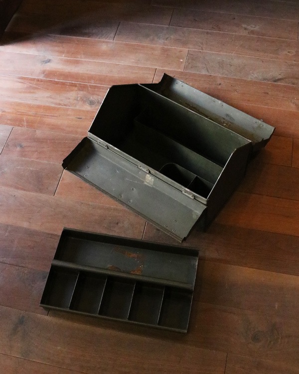 ビンテージ　ミリタリーツールボックス ミリタリー鉄製ツールボックス