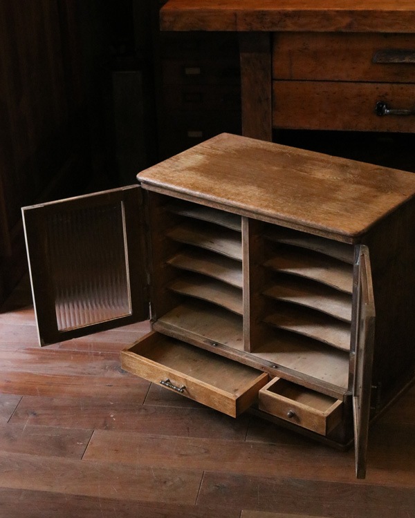 Wooden Document Shelf�������ɥ�����ȥ������