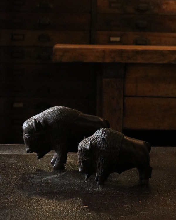 Carving Bison / A｜木彫りのバイソン