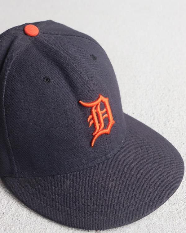 Vintage 90s Black Detroit NEW ERA B.B. Cap (7 1/8)