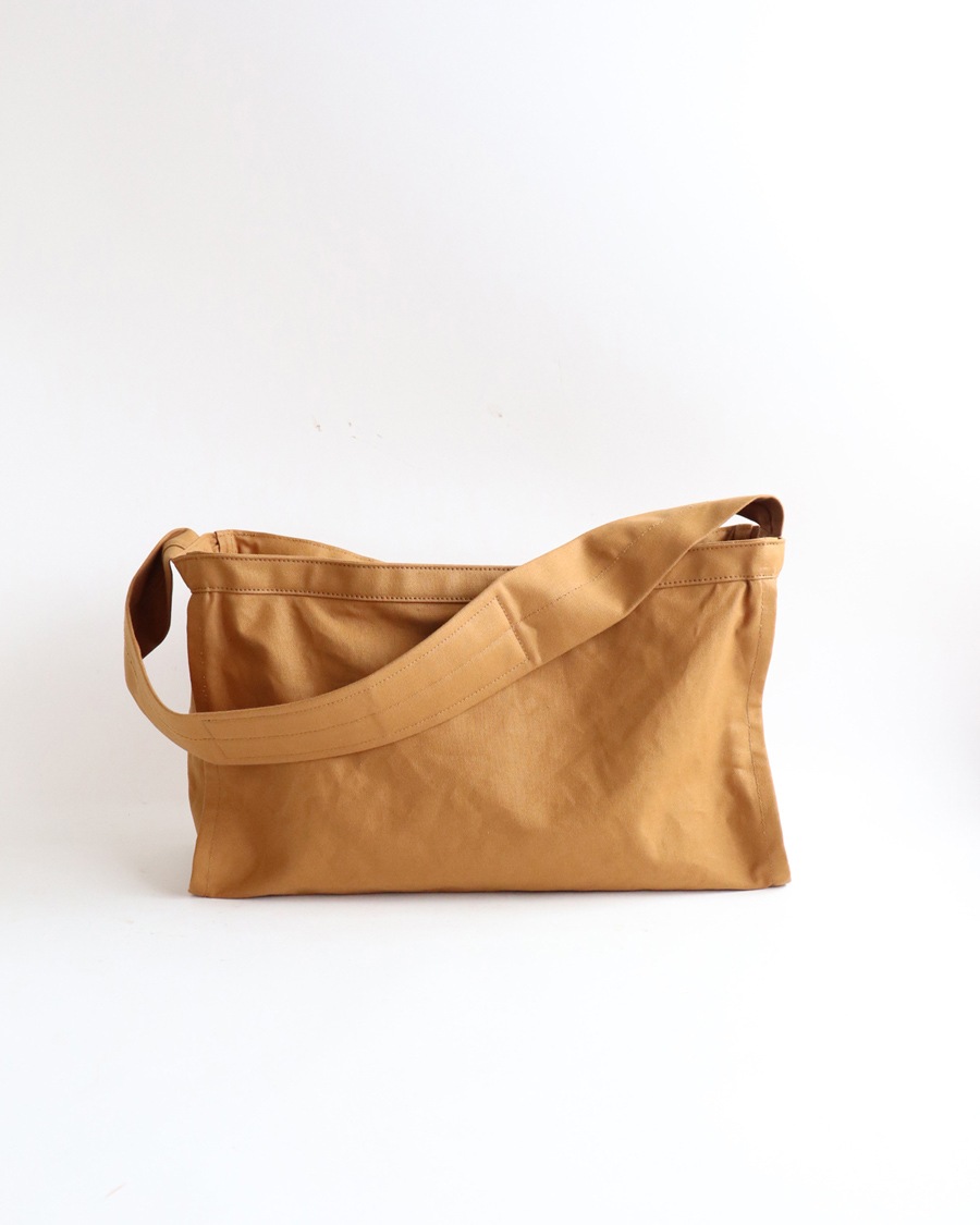 LABOR DAY 졼СǥEARLY NEWSPAPER BAG ꡼˥塼ڡѡХåCAMEL