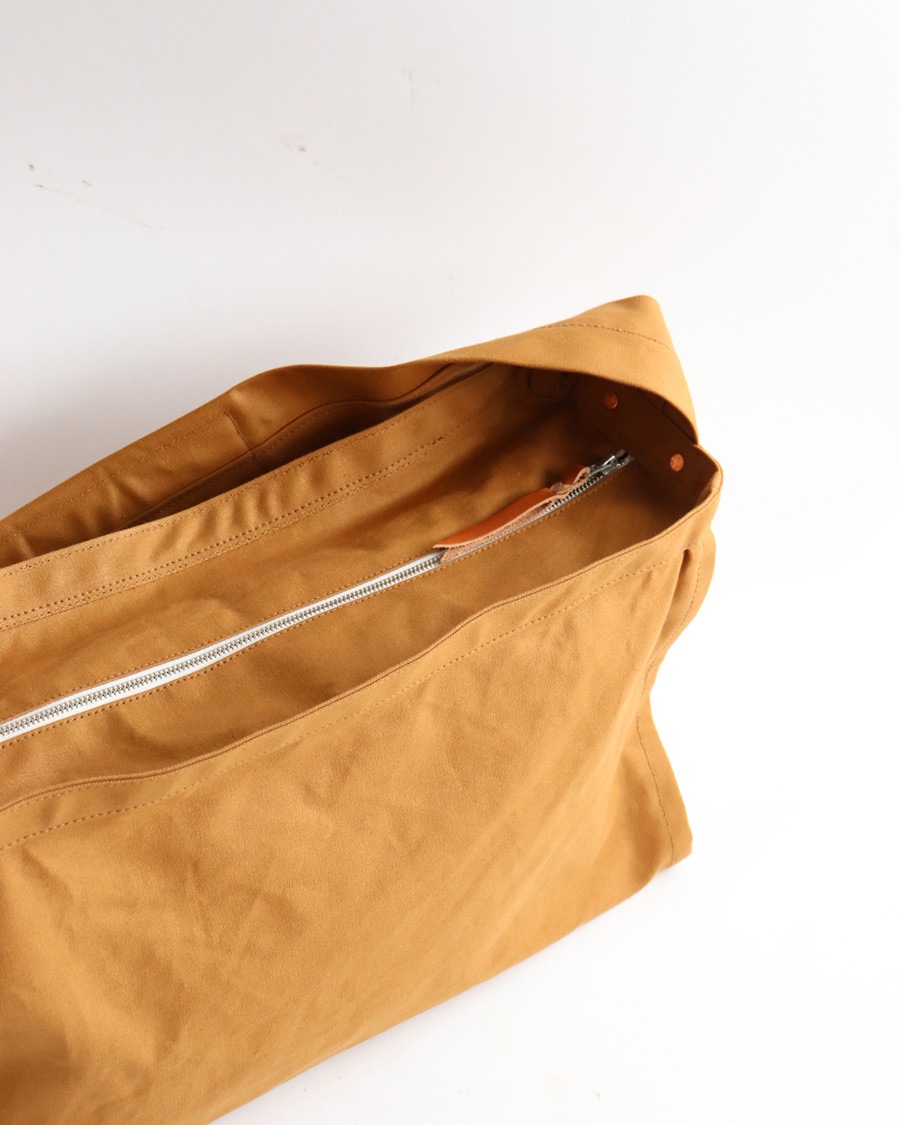 LABOR DAY 졼СǥEARLY NEWSPAPER BAG ꡼˥塼ڡѡХåCAMEL