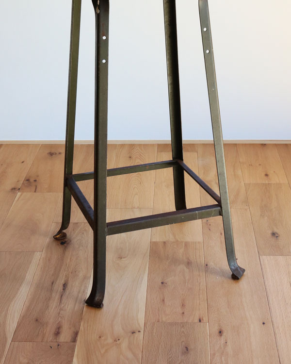 Metal Hi Stool�å᥿�� �ϥ����ġ���