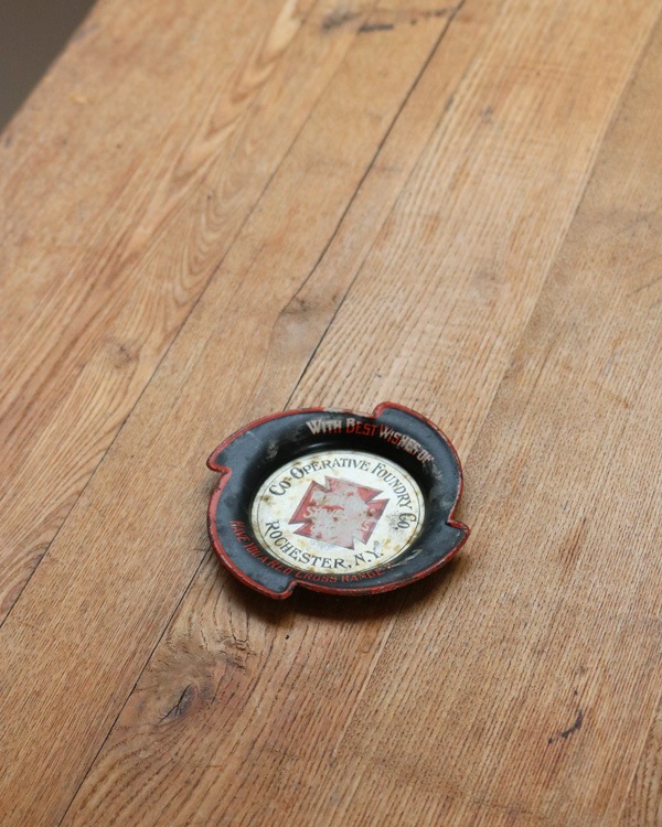 "RED CROSS STOVES & RANGES" Advertising Ashtray��"RED CROSS STOVES & RANGES" ������ȥ졼