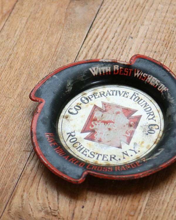 "RED CROSS STOVES & RANGES" Advertising Ashtray��"RED CROSS STOVES & RANGES" ������ȥ졼