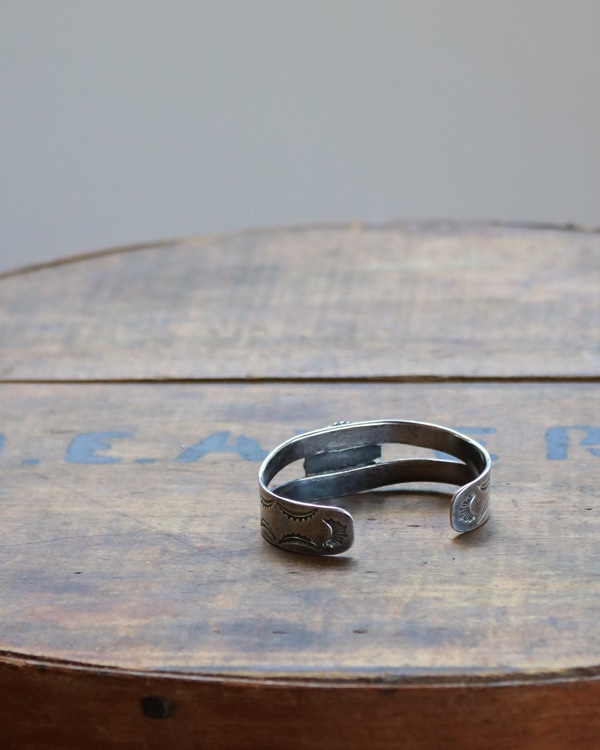 NAVAJO/ナバホ族ビンテージバングル Native American Navajo Bangle｜ネイティブアメリカン ナバホ バングル