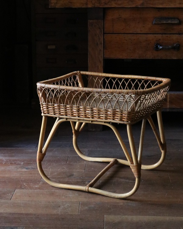 Rattan Stand Basket�å饿�� æ�ᤫ��������ɥ����� STB-24