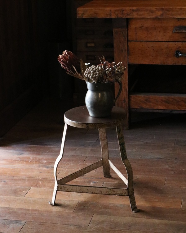 Metal Stool 3 legs�å᥿�륹�ġ���