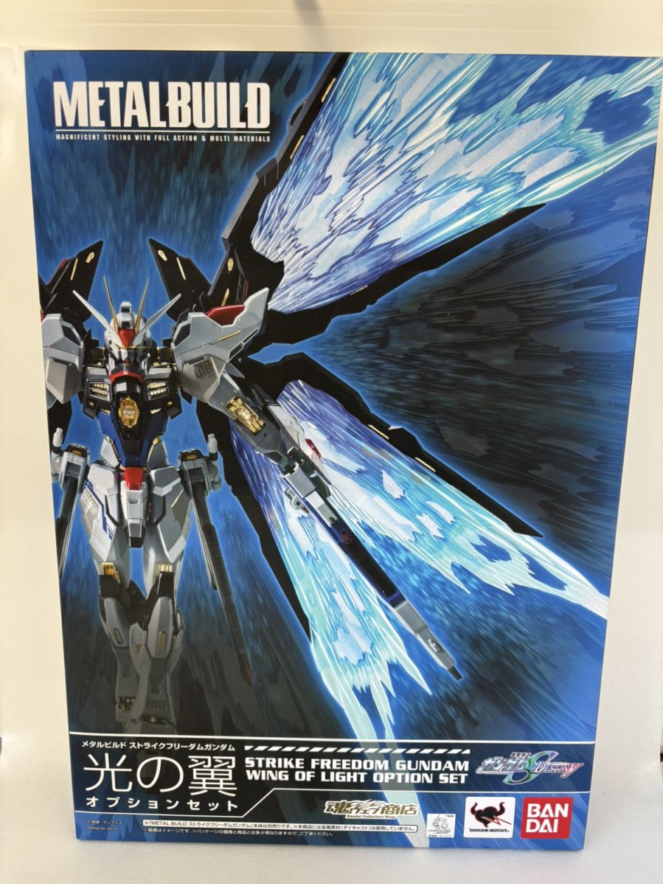 ストライクフリーダムガンダム　l　BUILD　+　光の翼オプション未開封 中古】【未開封】METAL BUILD ストライクフリーダムガンダム 光の翼