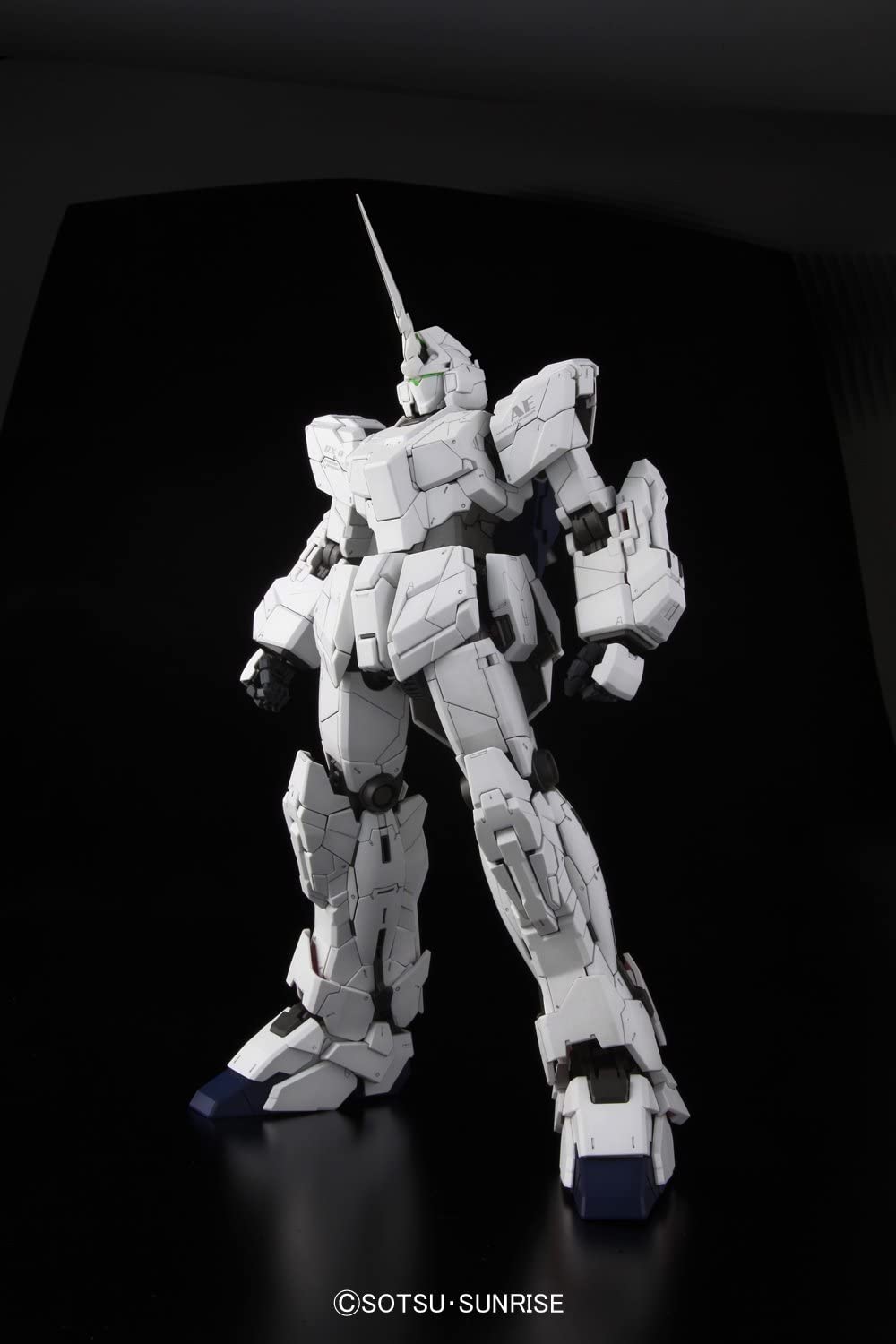 PG RX-0 ユニコーンガンダム 立体絵画 シャドーボックス 67×40CM PG RX-0 ユニコーンガンダム 立体絵画 シャドーボックス 67×40CM