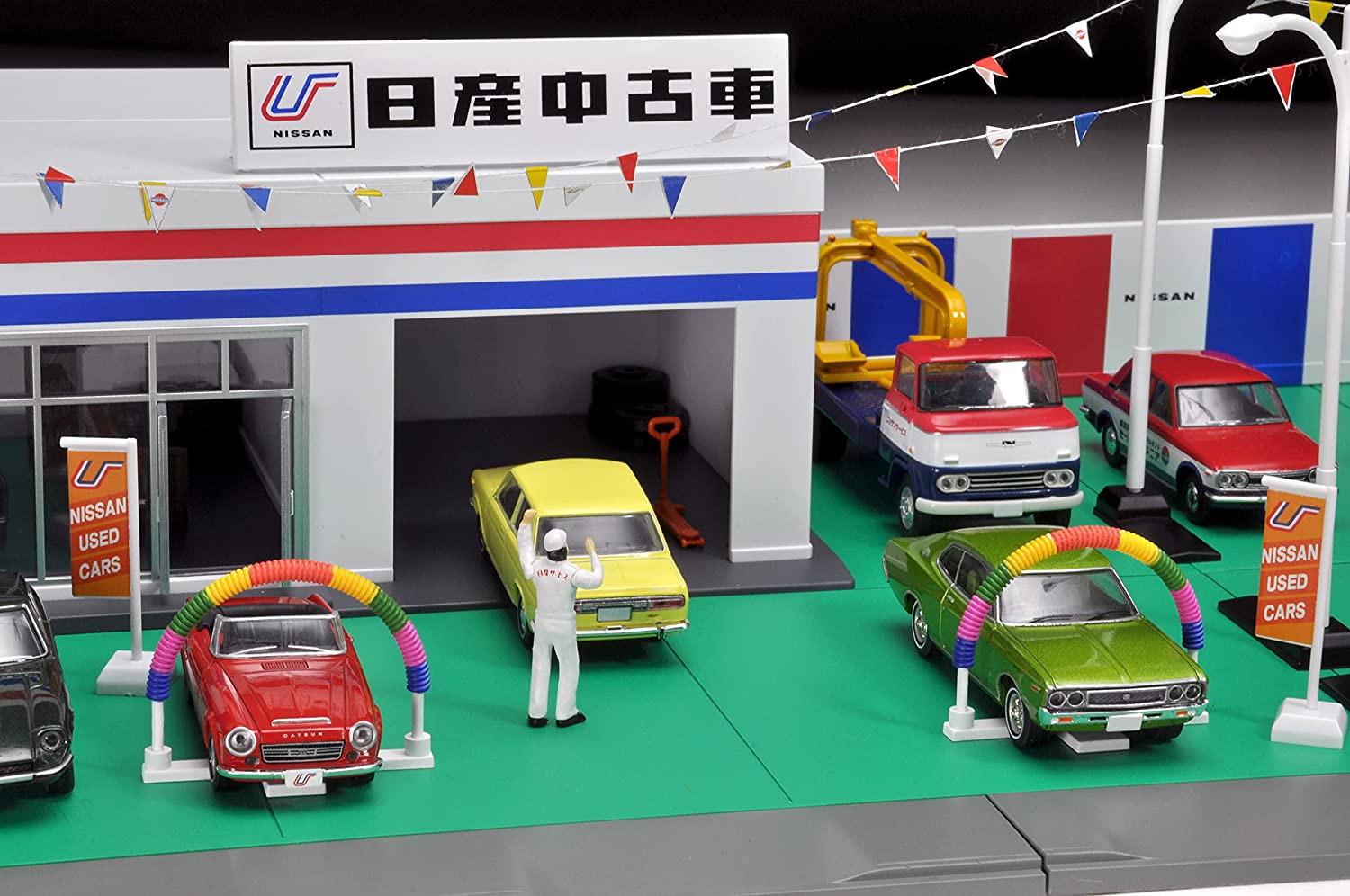 2021年12月発売 予約商品】トミカラマヴィンテージ 1/64 04d 中古車店