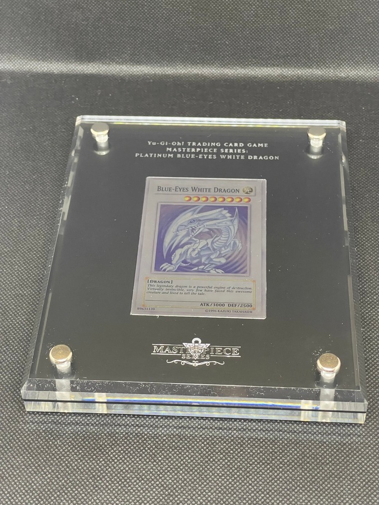 プラチナ『青眼の白龍(英語版/Platinum Blue-Eyes White Dragon