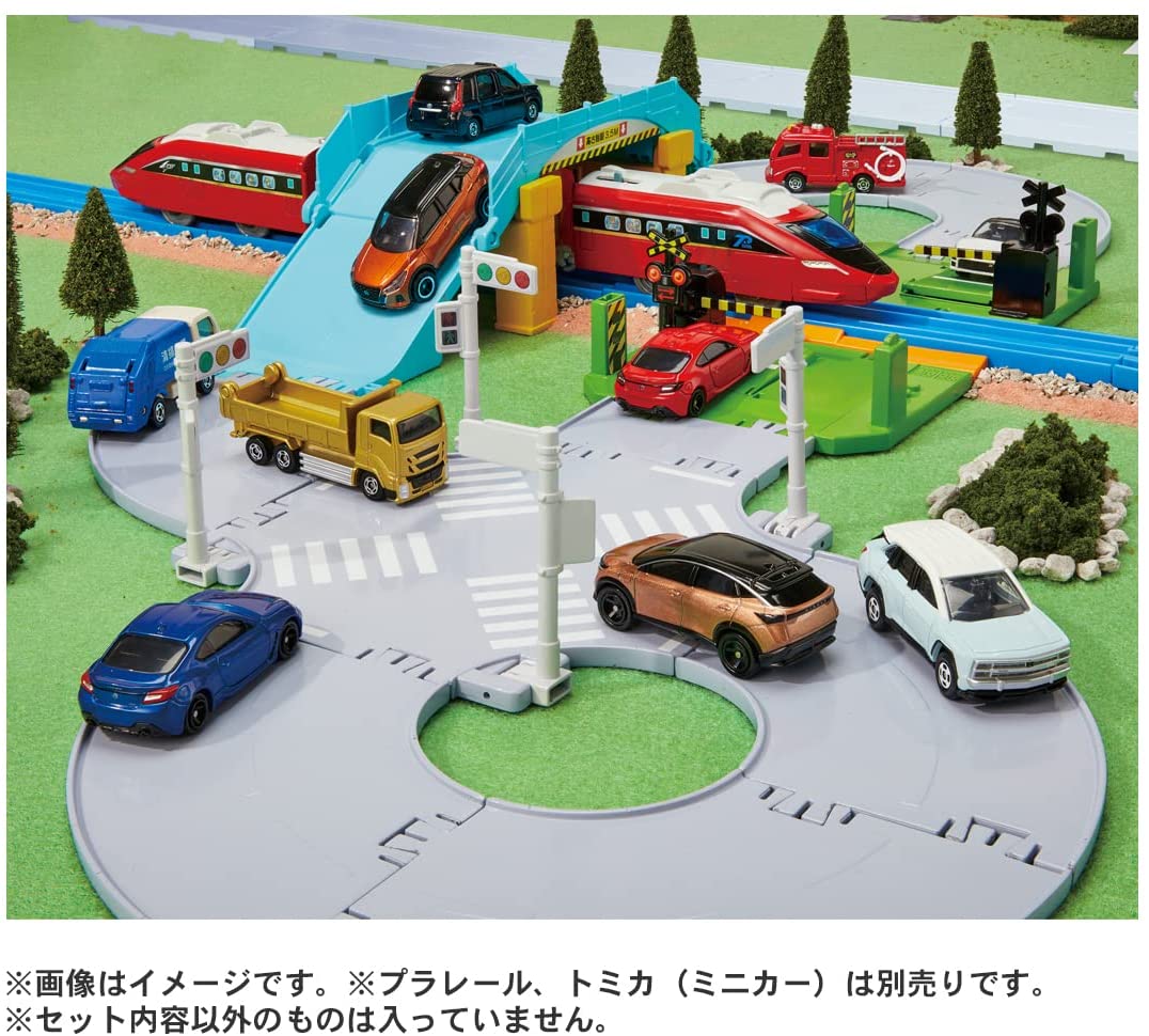まとめ売りトミカタウン　セブイレ　踏切　道路　警察署など トミカ トミカタウン 踏切・陸橋・交差点どうろセット |ジャンルで探す