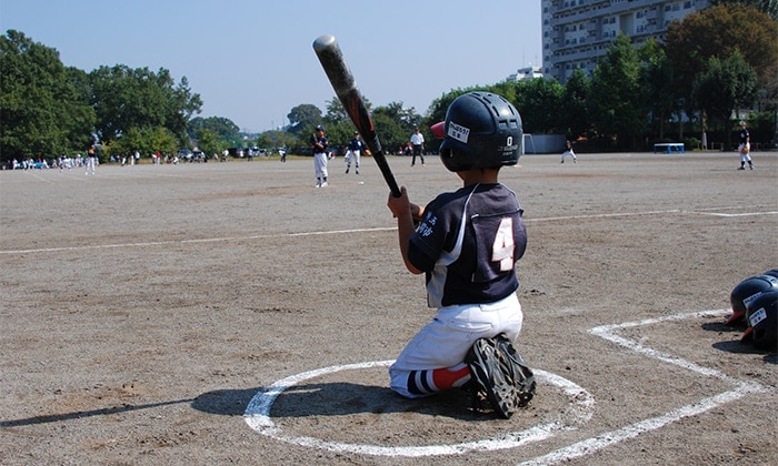 ネクストバッターズサークルで振るバットは？｜知る・読む｜竹バット 