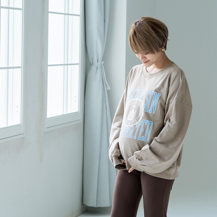 【OUTLET SALE】カレッジロゴトレーナー【マタニティ服】21d12