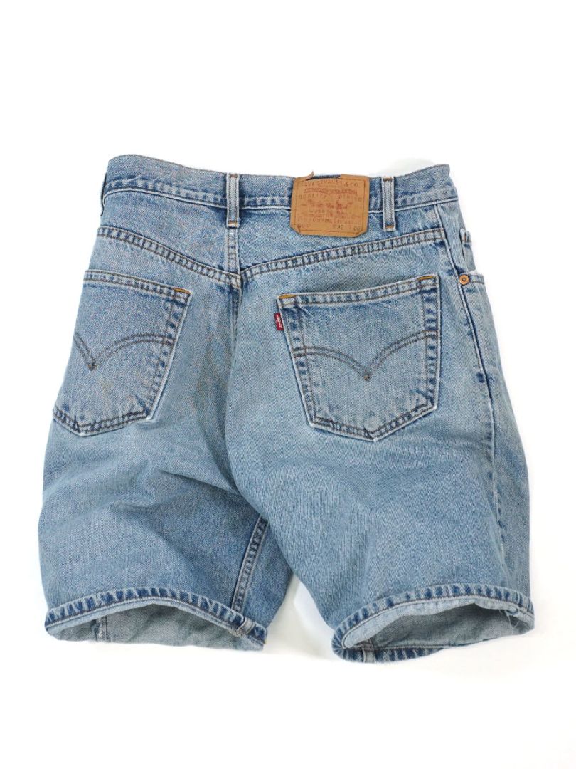 00'S LEVI'S 505 DENIM SHORTS (SIZE. W32 L00)