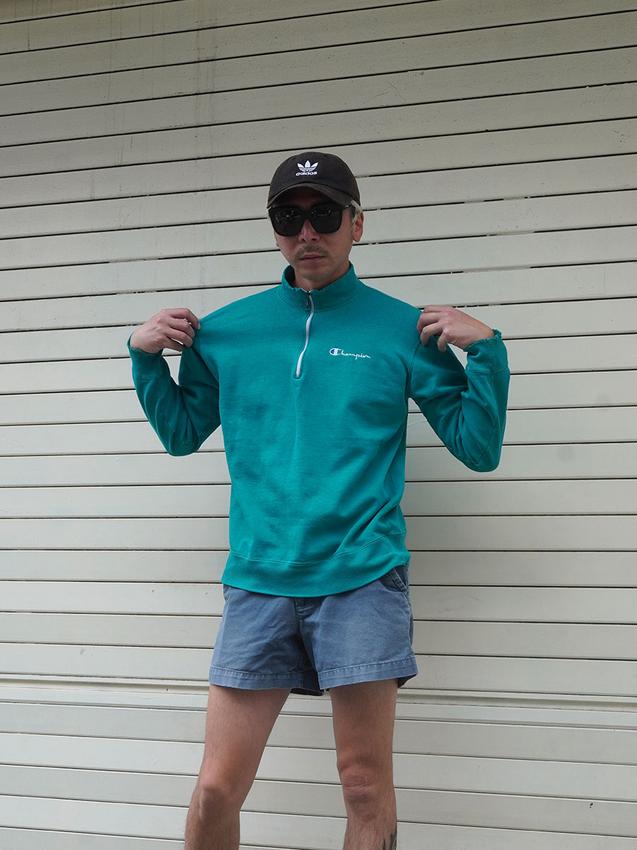 90'S CHAMPION HALF ZIP SWEAT SHIRT (SIZE. ONE SIZE FITS ALL) MADE IN USA