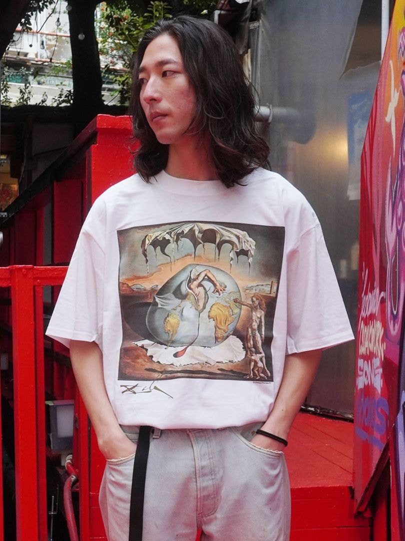 90'S JERZEES SALVADOR DALI ''GEOPOLITICUS CHILD WATCHING THE BIRTH OF THE NEW MAN'' T SHIRT WHITE NOS
