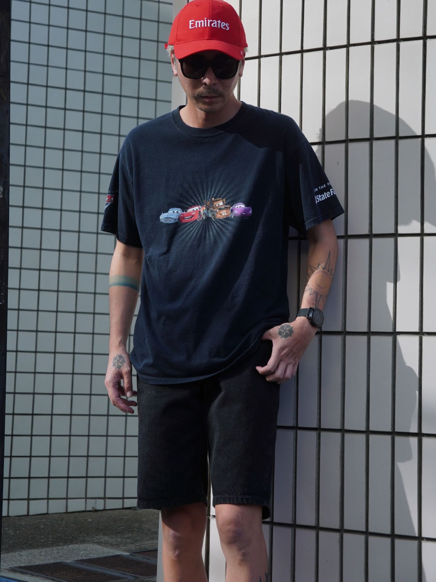 00's GILDAN ''カーズ2'' 両袖プリント入り Tシャツ ブラック 表記(L)