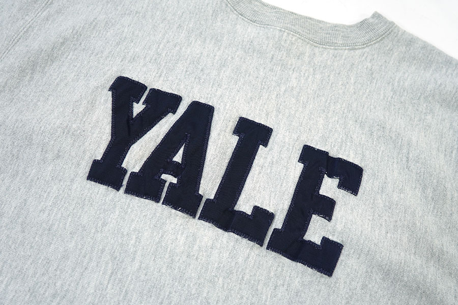 90's 刺繍タグ チャンピオンRW ''YALE'' 貼り付けロゴ 表記(XL) USA製