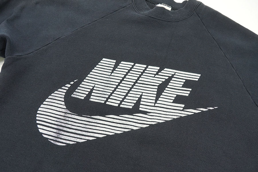 80's FRUIT OF THE LOOM ''NIKE'' スウォッシュロゴ ブートレグ ラグランスリーブスウェット ブラック 表記(L)