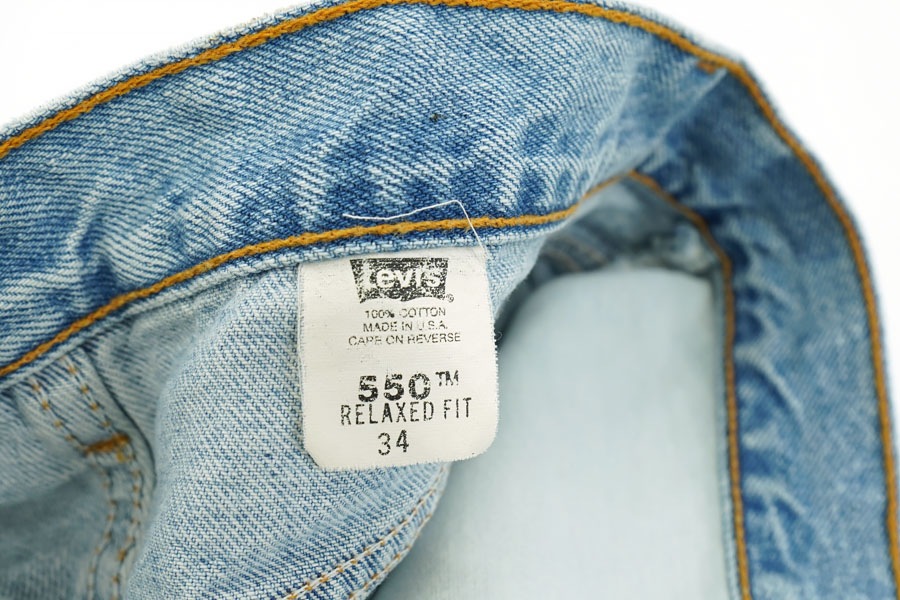 90'S LEVI'S 550 RELAXED FIT DENIM SHORTS (SIZE. W34 L00) MADE IN USA