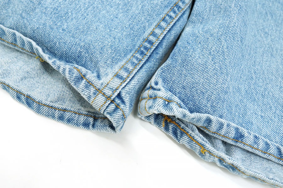 90'S LEVI'S 550 RELAXED FIT DENIM SHORTS (SIZE. W34 L00) MADE IN USA