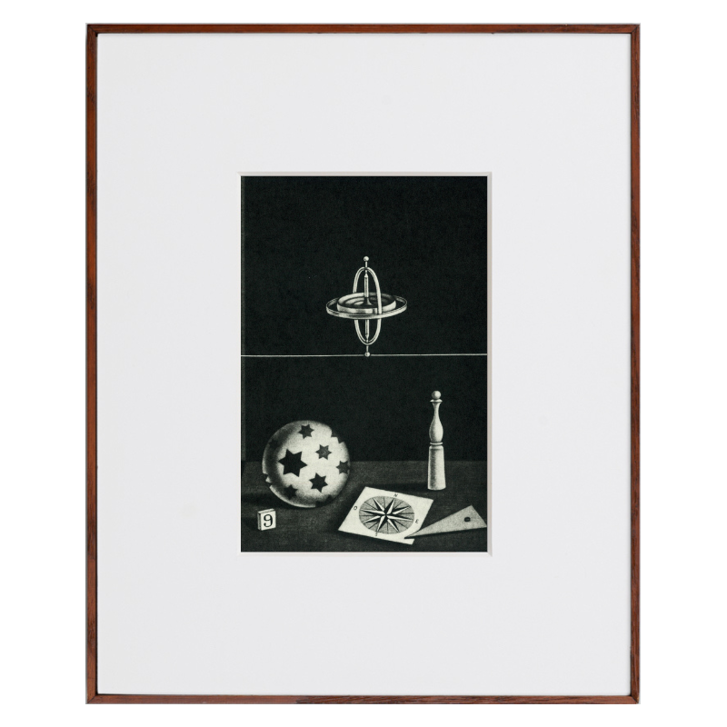 絵葉書のある静物