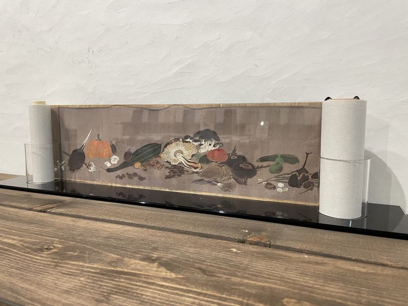 【巻物スタンド付き】国宝鳥獣人物戯画　縮小絵巻物　高山寺蔵　便利堂 巻物スタンド付き】国宝鳥獣人物戯画 縮小絵巻物 高山寺蔵 便利