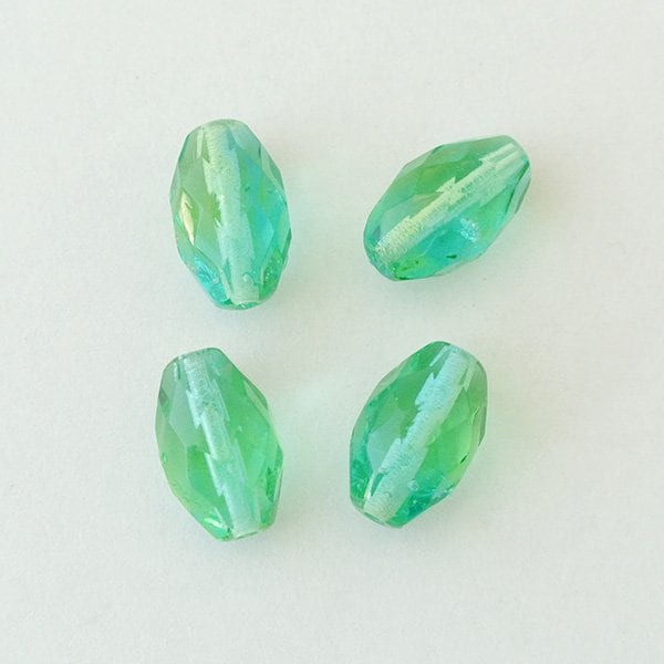 チェコビーズ FP オリーブカット12/ 8mm ライトグリーンジルコン ファイアポリッシュ ガラス ビーズ アクセサリー ハンドメイド パーツ 手芸|ファイアポリッシュ変形|チェコビーズ