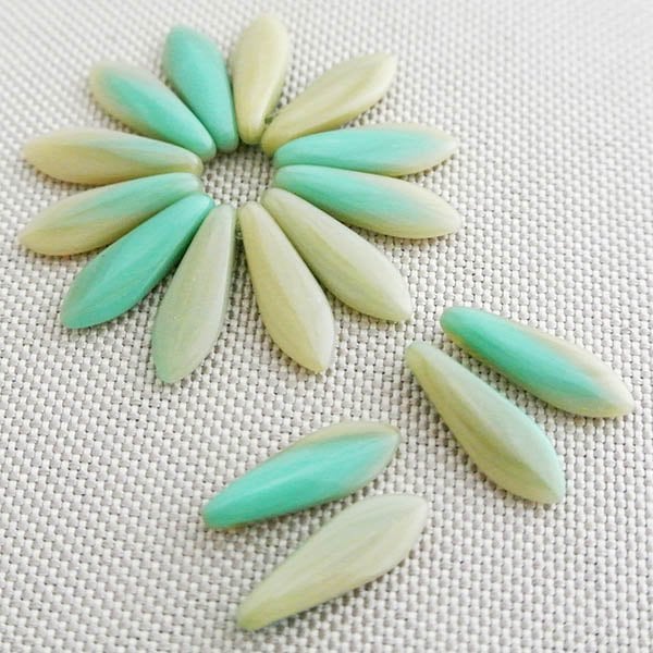 チェコビーズ ダガー 5/1 6mm ターコイズベージュ プレストビーズ ガラス ビーズ アクセサリー ハンドメイド パーツ 手芸|プレストビーズ変形|チェコビーズ