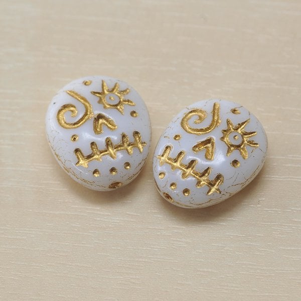 チェコビーズ ファニーフェイス16/13mm ホワイト・ゴールド【プレストビーズ変形/モチーフ/16×13mm/アクセサリーパーツ/ハンドメイドパーツ】|プレストビーズ変形|チェコビーズ