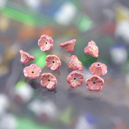 チェコビーズ ベルフラワー7/5ミリ マロンレインボー【フラワー&リーフ/ベルフラワー/7×5mm/アクセサリーパーツ/ハンドメイドパーツ】|フラワー&リーフ|チェコビーズ