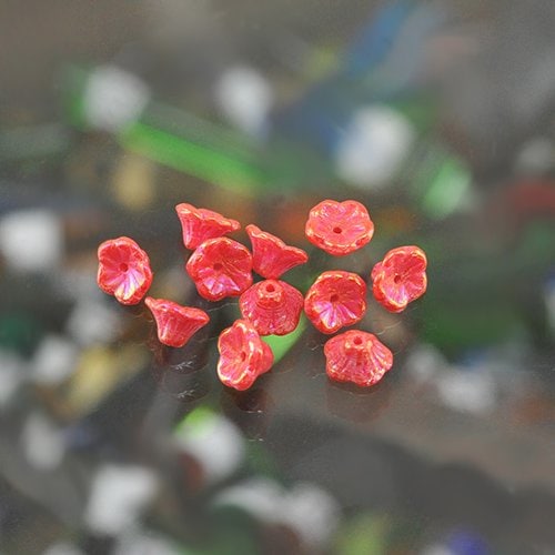 チェコビーズ ベルフラワー7/5ミリ コーラルレインボー【フラワー&リーフ/ベルフラワー/7×5mm/アクセサリーパーツ/ハンドメイドパーツ】|フラワー&リーフ|チェコビーズ