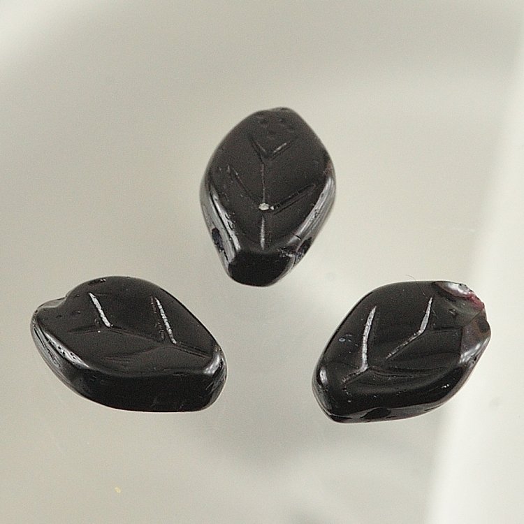チェコビーズ リーフ12/7mm ブラック フラワー&リーフ ガラス ビーズ アクセサリー ハンドメイド パーツ 手芸|フラワー&リーフ|チェコビーズ