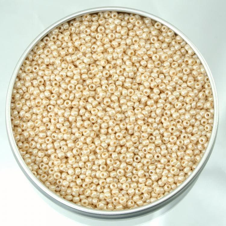 チェコビーズ ロカイル11/0 ベージュ【シードビーズ/ロカイル/11/0（約2.1mm）】|シードビーズ|チェコビーズ