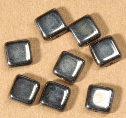 チェコビーズ スクエアー 8/8mm ヘマタイト プレストビーズ ガラス ビーズ アクセサリー ハンドメイド パーツ 手芸|プレストビーズ変形|チェコビーズ