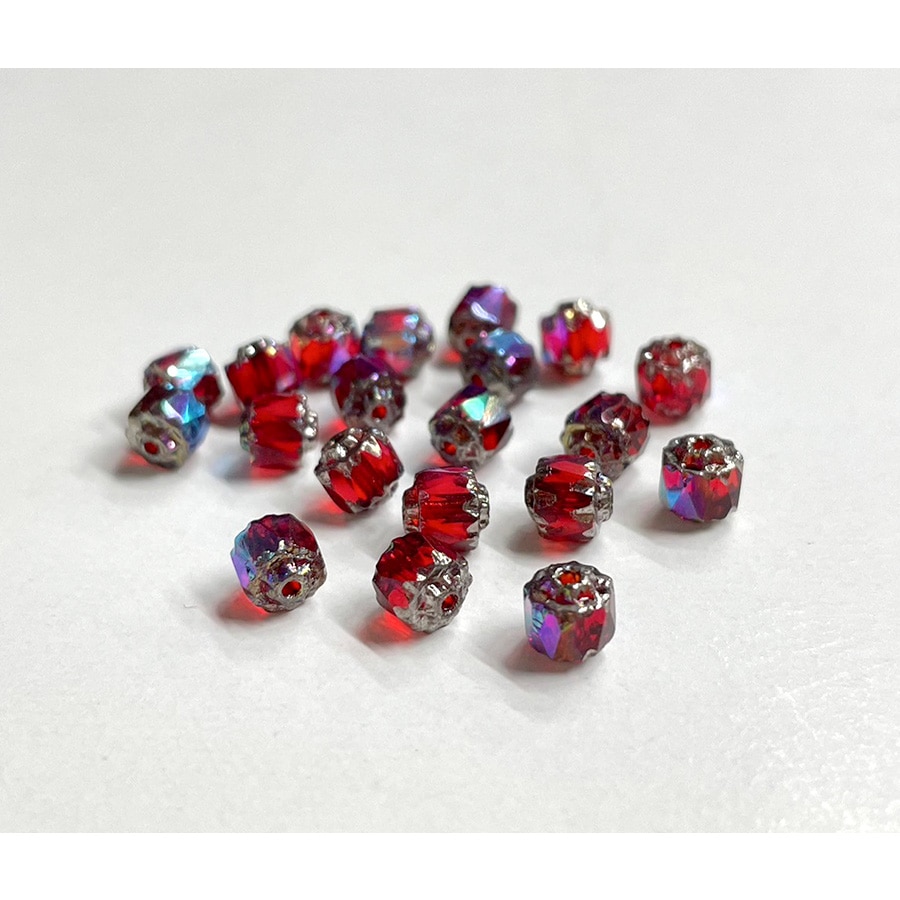 SOLD ハンドメイド ピアス チェコビーズ サイコロ 黒 ブラック 小振り