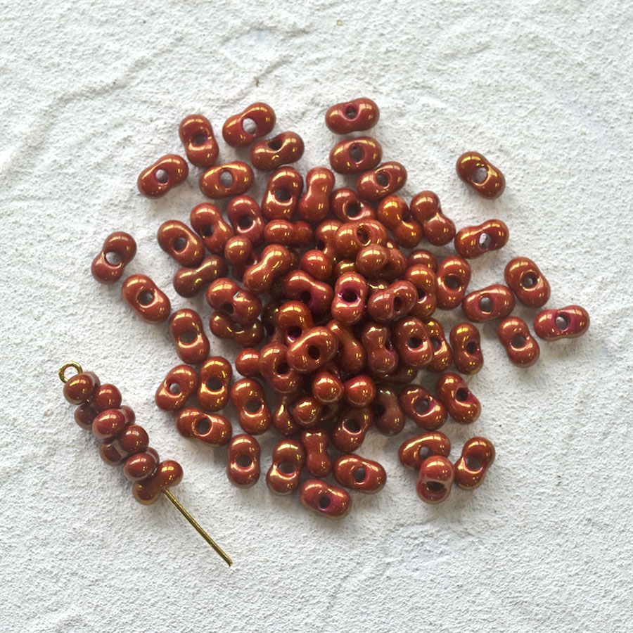 チェコビーズファルファーレ(ラスターバイオレット) チェコシード ファルファーレ オパックラスターレッド – 貴和