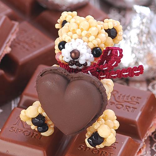 Zaza Bear ハートクッション付きテディベア