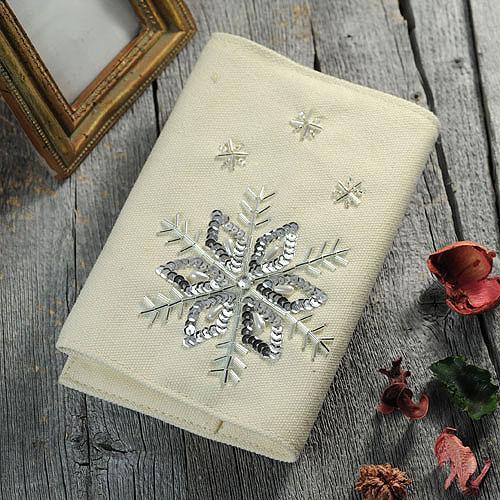 TOHO ≪ビーズ・デコ刺繍キット≫雪柄のブックカバー BDK-6 | アイテム