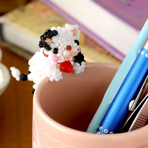 handmade ❁⃘*.゜ 編み物キャンディとデビルにゃんこの猫ピアス handmade ❁⃘*.゜ 編み物キャンディとデビルにゃんこの猫ピアス