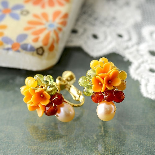 金木犀のワイヤーピアスorイヤリング 【作家：NARUMIDO】 | アイテムで