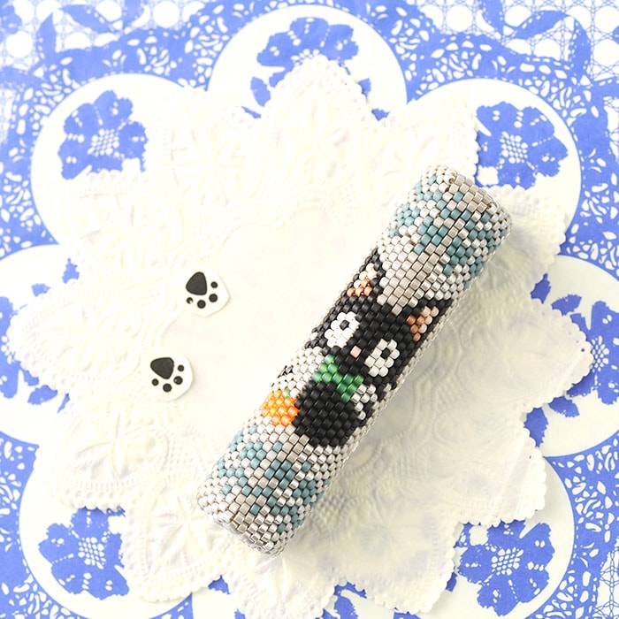 【美品】希少サイズ　UNTITLED 洗えるアートブロッキングプリント 0 ねこちゃん雪国へ行く ニードルケース 【作家：本間久美子