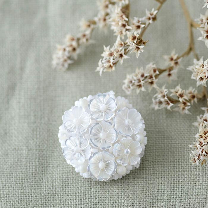 タケコブター ビーズ刺繍ブローチ ハンドメイドアクセサリー タケコブター様 専用 ビーズ刺繍ブローチ ハンドメイドアクセサリー