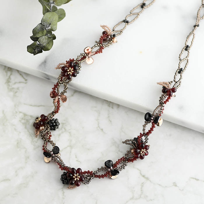 ベリーのネックレス ブラウンレッド 【作家：本間久美子（アトリエange