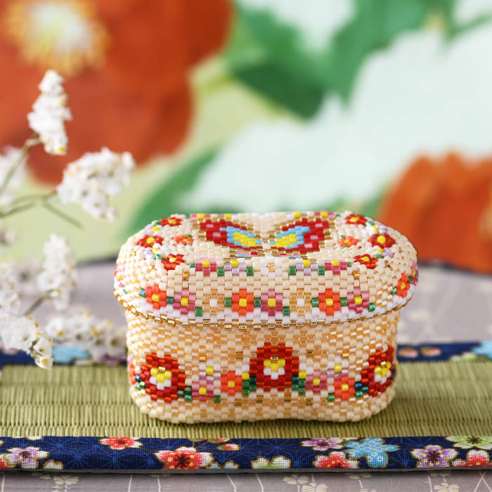 ステッチボックス～椿と蝶～ 【ビーズマニア】 | アイテムで探す,実用