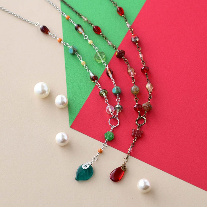 チェコビーズのHappy Christmasネックレス 【作家：Miki Kanai（Beads