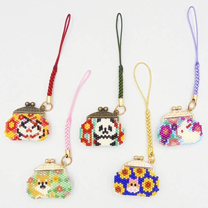 【極美品】1点物 総ビーズ がま口 花柄 レトロ 着物 極美品】1点物 総ビーズ がま口 花柄 レトロ 着物 - バッグ