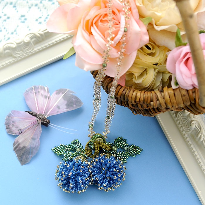 Pom-Poms���ͥå��쥹���֥롼  �ں�ȡ�����������atelier embellir�ˡ�